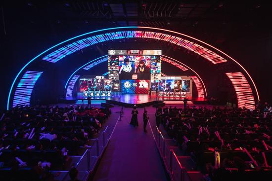 殊背景下 殊背景下